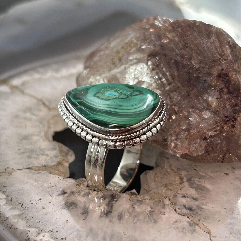 Sterling Silver Southwestern Style Wide Teardrop Malachite Ring Size 8 For Women - Picture 3 of 10